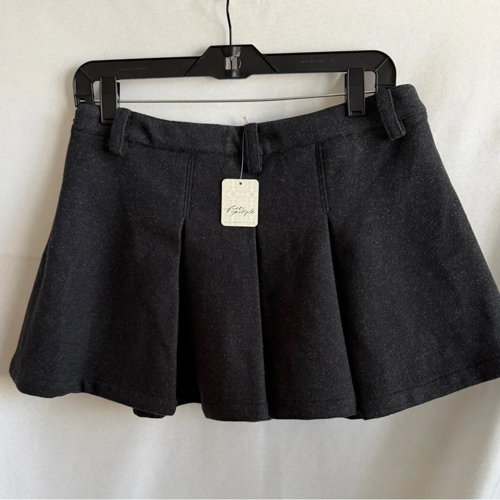 Free People Black Pleated Mini Skirt NWT SIZE 6